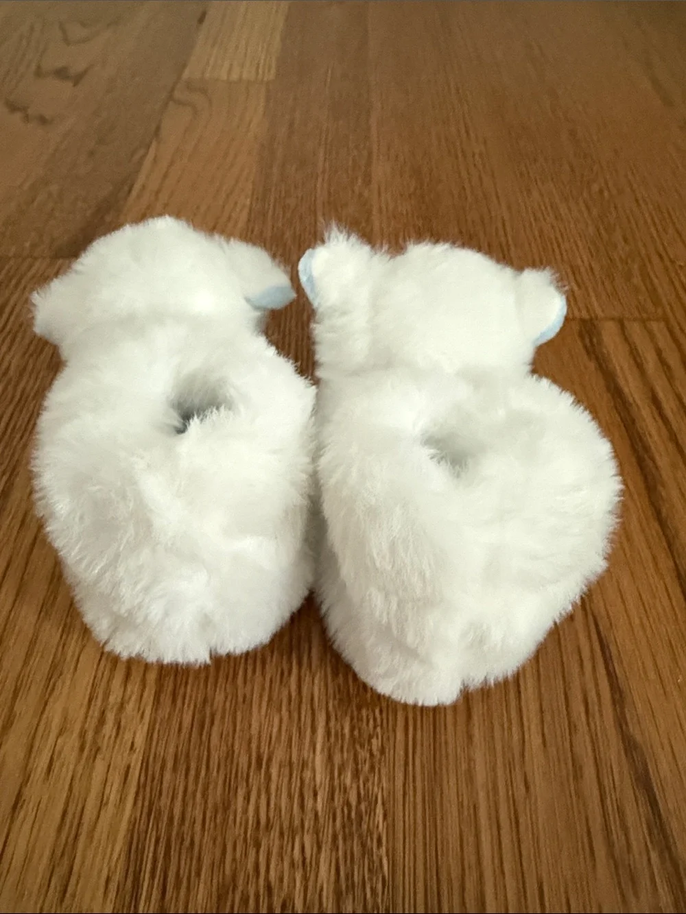 Plush White Baby Booties Dou Dou compagnie